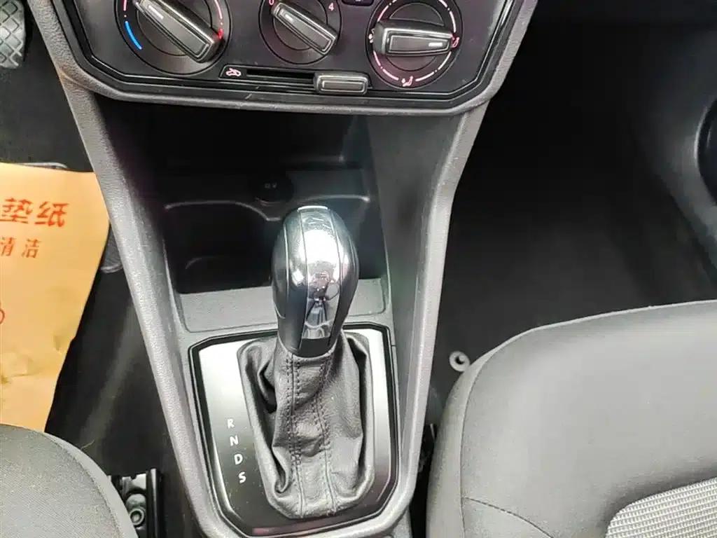 Jetta 2017 1.5L Automatic Fashion Edition — миниатюра 14