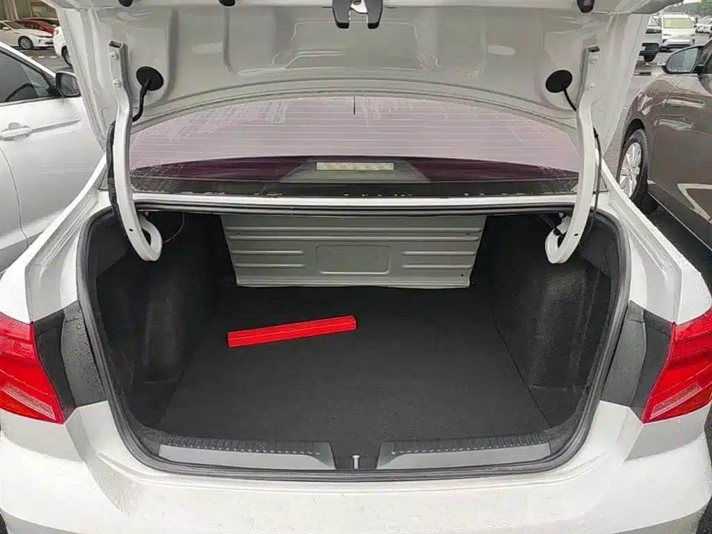 Jetta 2017 1.5L Automatic Fashion Edition — миниатюра 19