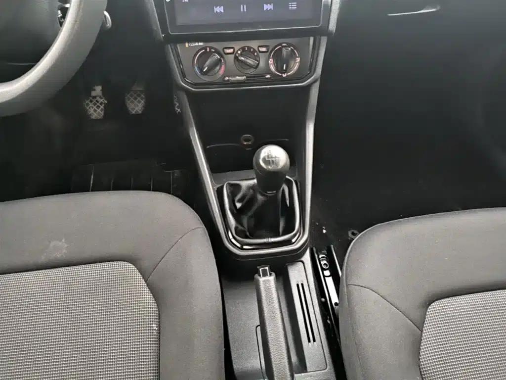 Jetta 2017 1.5L Manual Fashion Edition — миниатюра 14