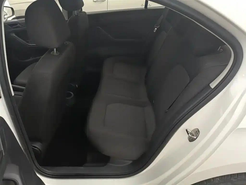 Jetta 2017 1.5L Manual Fashion Edition — миниатюра 17