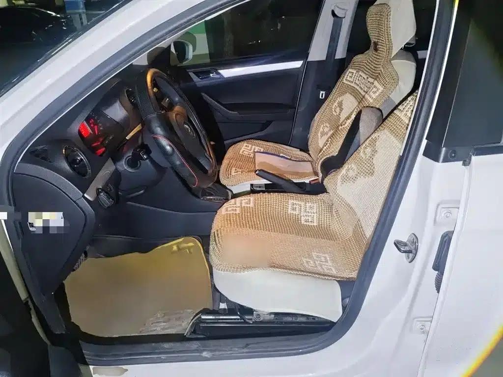 Jetta 2013 1.6L Automatic Comfort Model — миниатюра 12