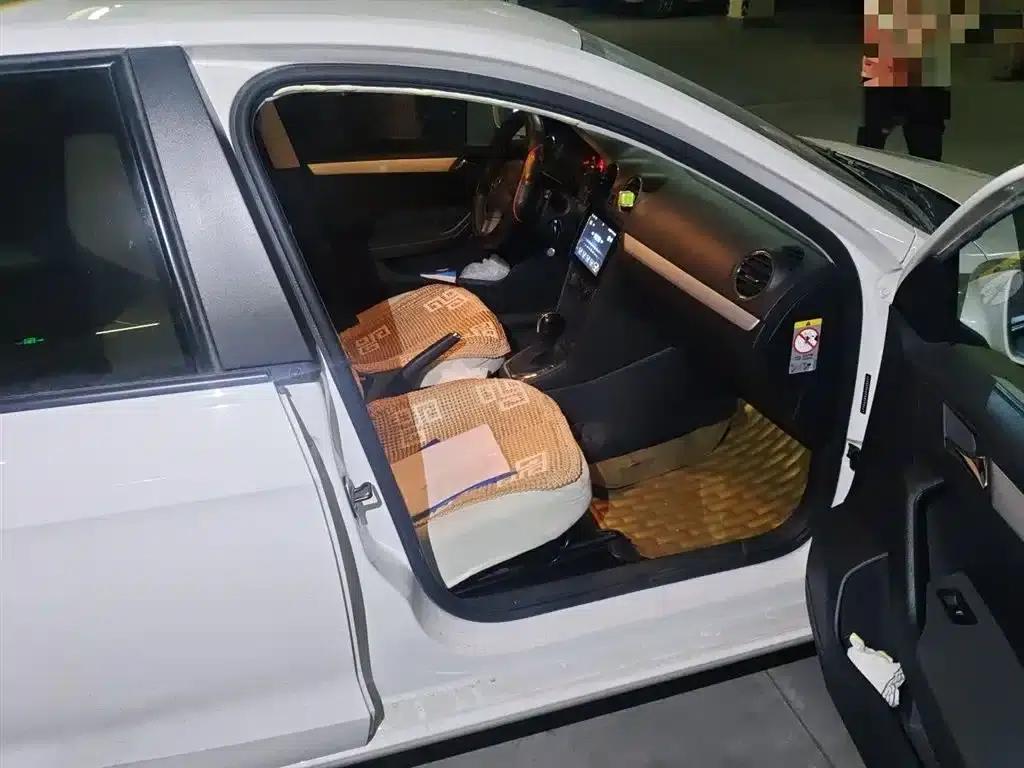 Jetta 2013 1.6L Automatic Comfort Model — миниатюра 22