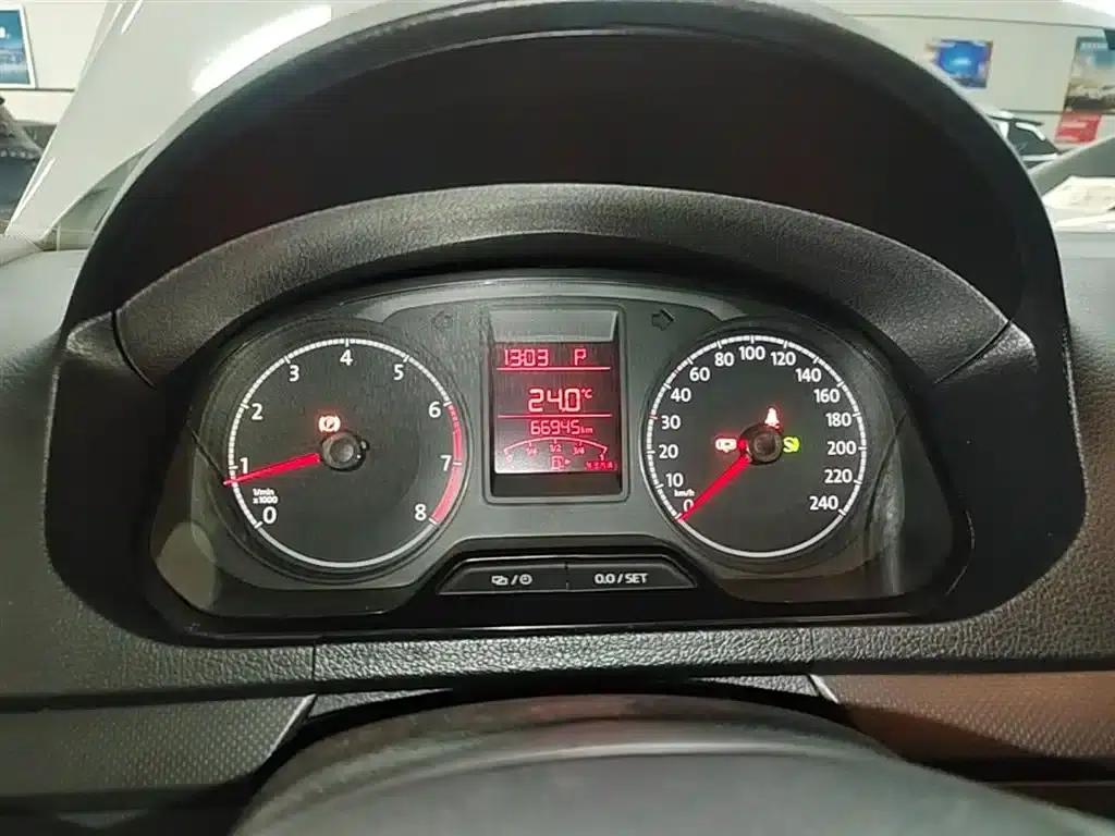 Jetta 2017 1.5L Automatic Fashion Edition — миниатюра 12