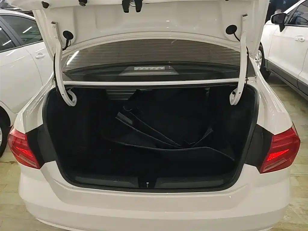 Jetta 2017 1.5L Automatic Fashion Edition — миниатюра 19