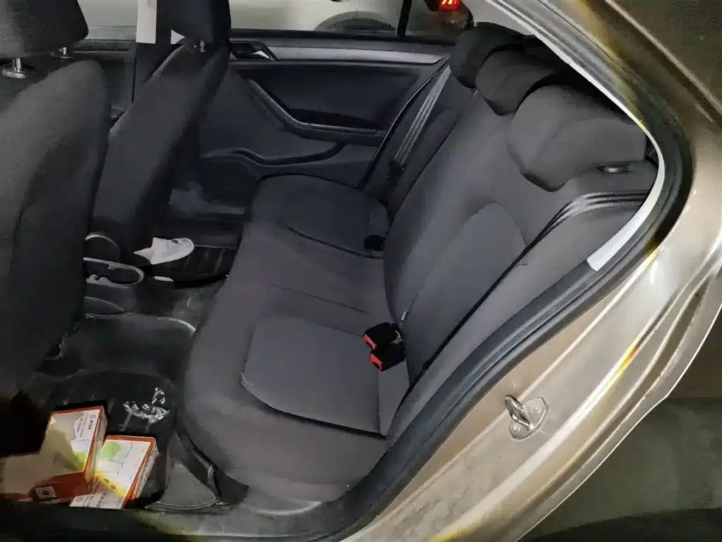 Jetta 2015 Value Edition 1.6L Automatic Fashion Model — миниатюра 15