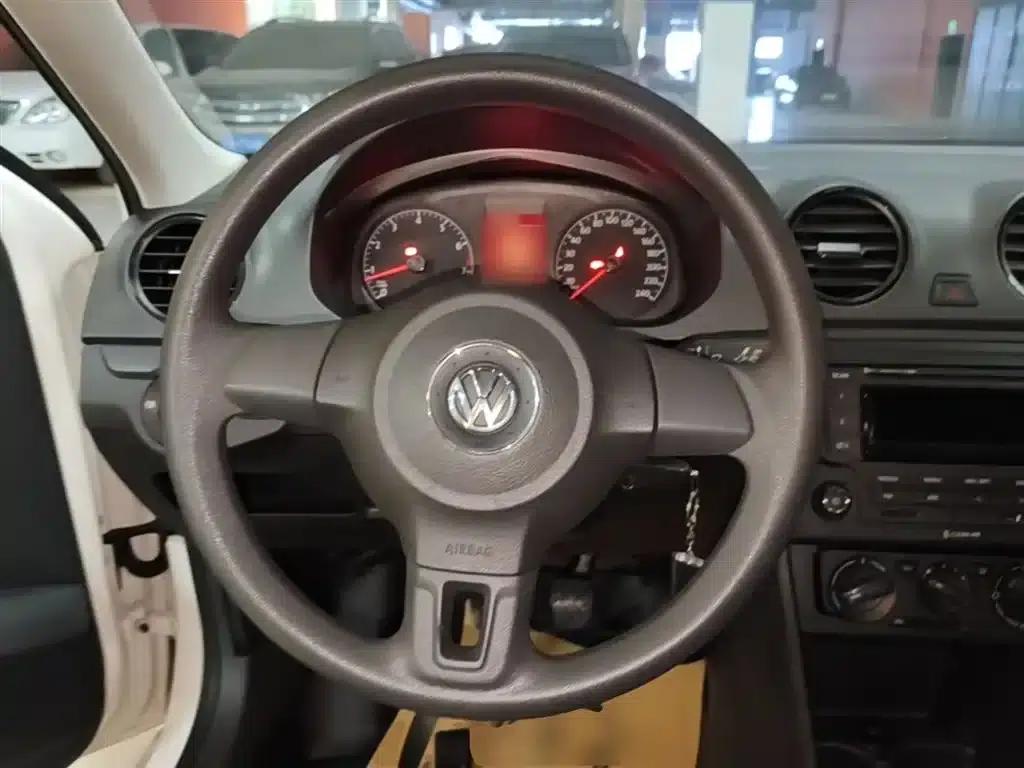Jetta 2015 Value Edition 1.6L Manual Fashion Model — миниатюра 11