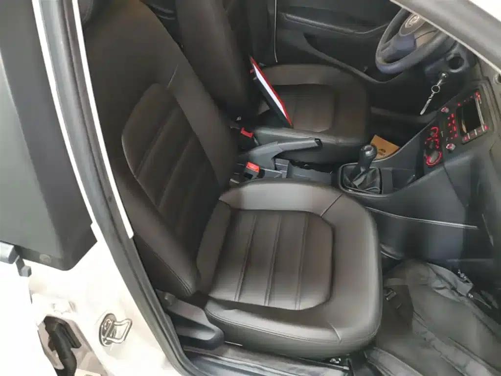 Jetta 2015 Value Edition 1.6L Manual Fashion Model — миниатюра 25