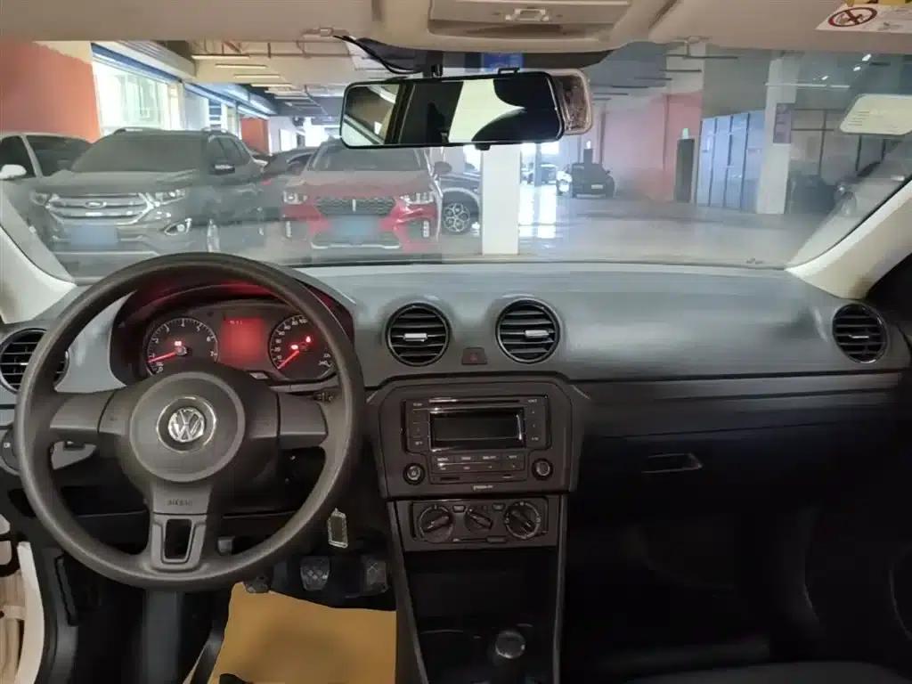 Jetta 2015 Value Edition 1.6L Manual Fashion Model — миниатюра 10