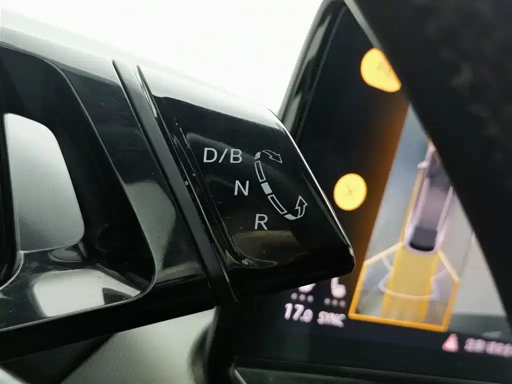 ID.4 CROZZ 2021 Shadow Edition First Edition 2WD — миниатюра 13