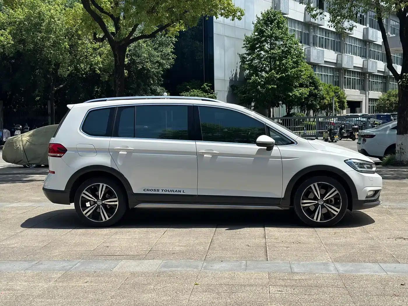 2018 Touran L 280TSI DSG Cross Edition 6-seater National VI Emission Standard — миниатюра 5