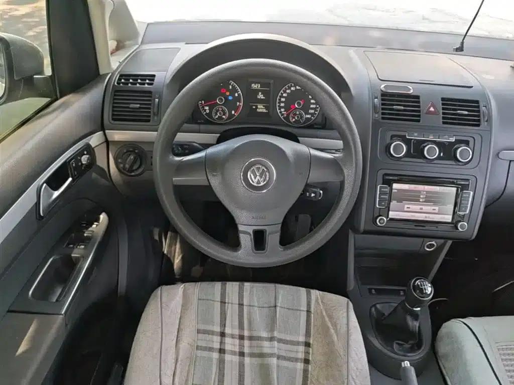 Touran 2015 1.4T Manual Fashion Edition 5-seater — миниатюра 11