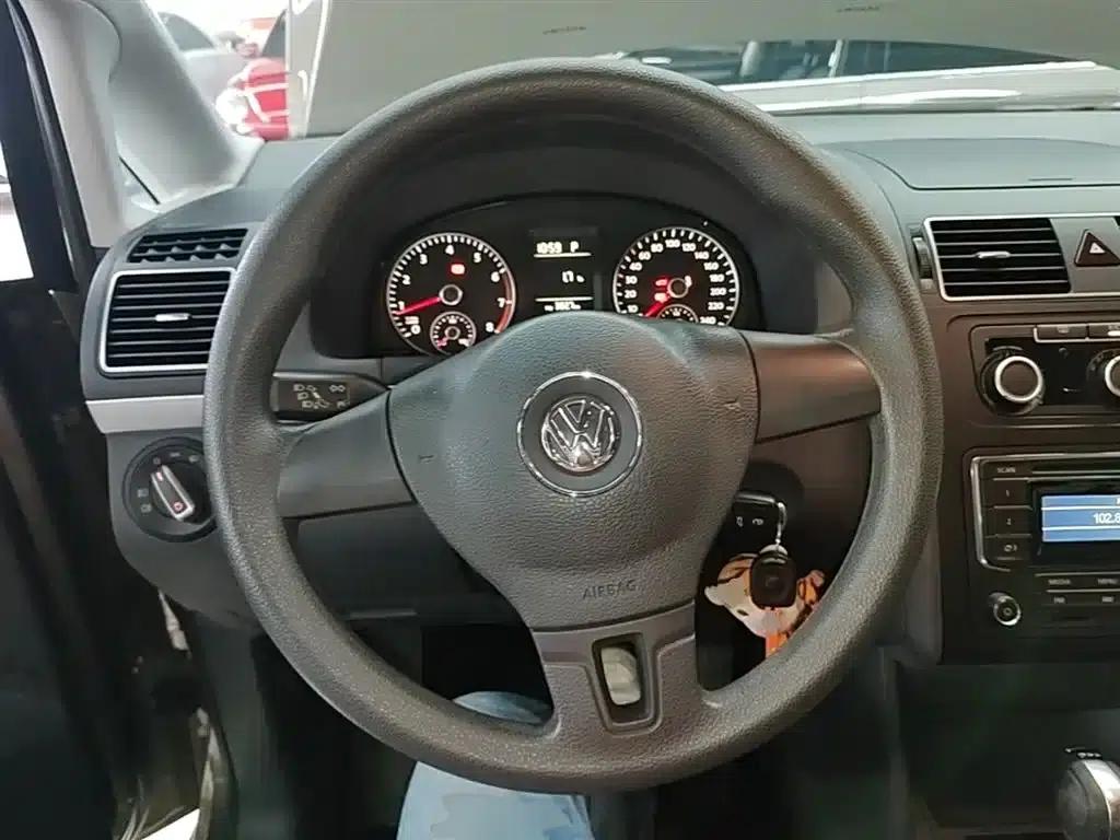 2015 Touran 1.4T DSG Comfort Edition 5-seater — миниатюра 11