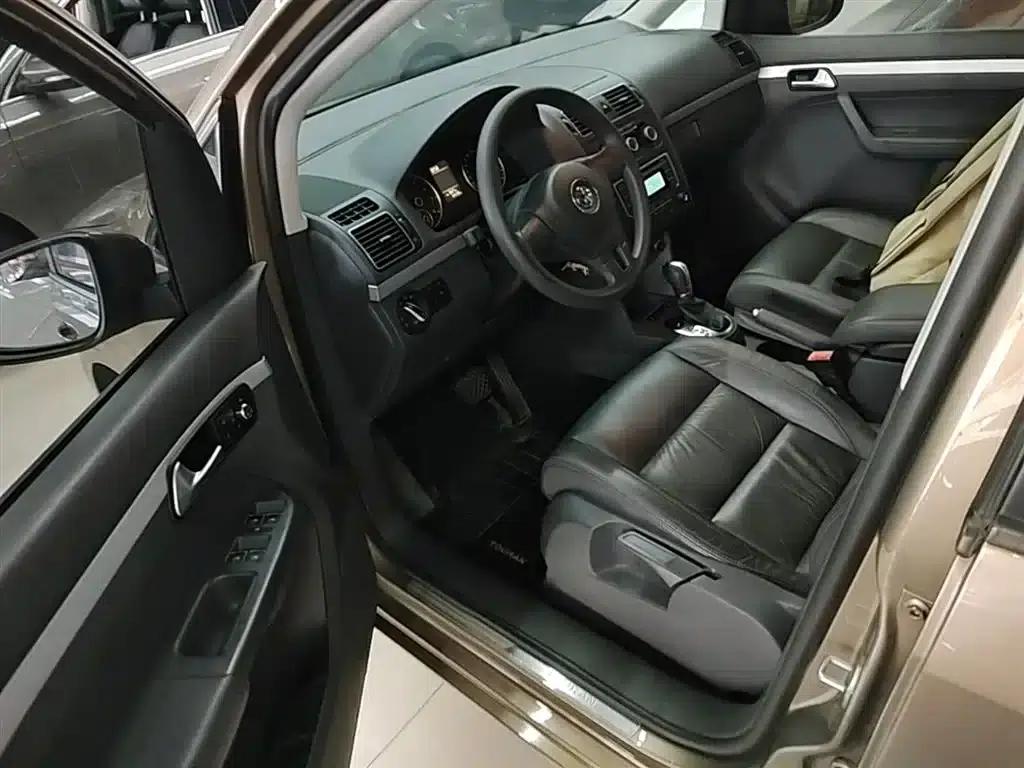 2015 Touran 1.4T DSG Comfort Edition 5-seater — миниатюра 16