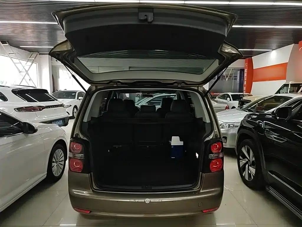 2015 Touran 1.4T DSG Comfort Edition 5-seater — миниатюра 19