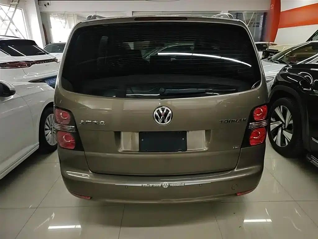 2015 Touran 1.4T DSG Comfort Edition 5-seater — миниатюра 6