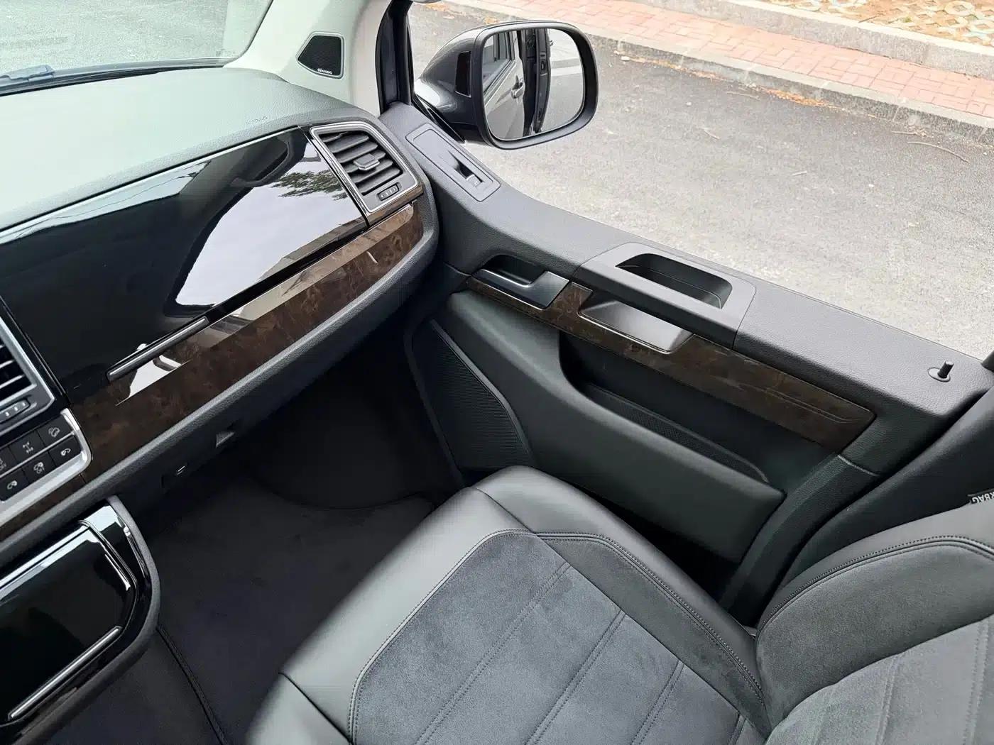 Multivan 2018 2.0TSI 4WD Explorer Edition 7-seater — миниатюра 14