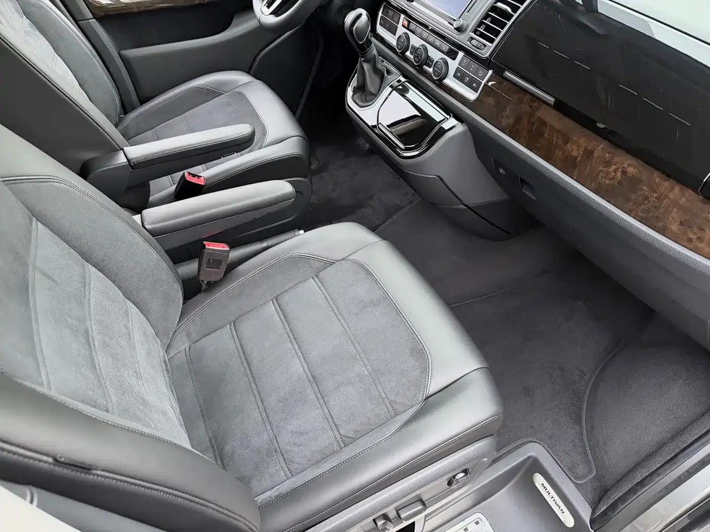 Multivan 2018 2.0TSI 4WD Explorer Edition 7-seater — миниатюра 18