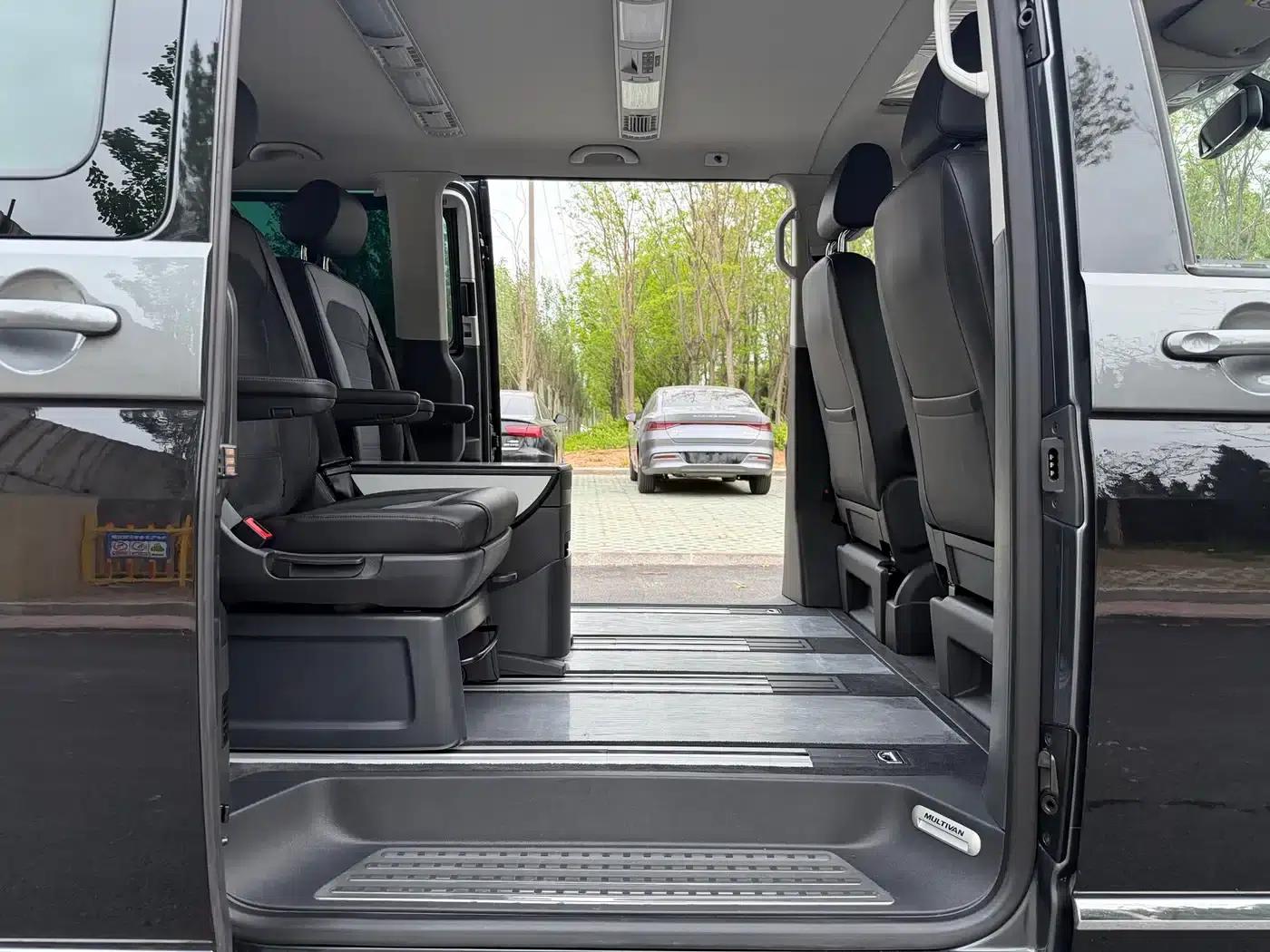 Multivan 2018 2.0TSI 4WD Explorer Edition 7-seater — миниатюра 20