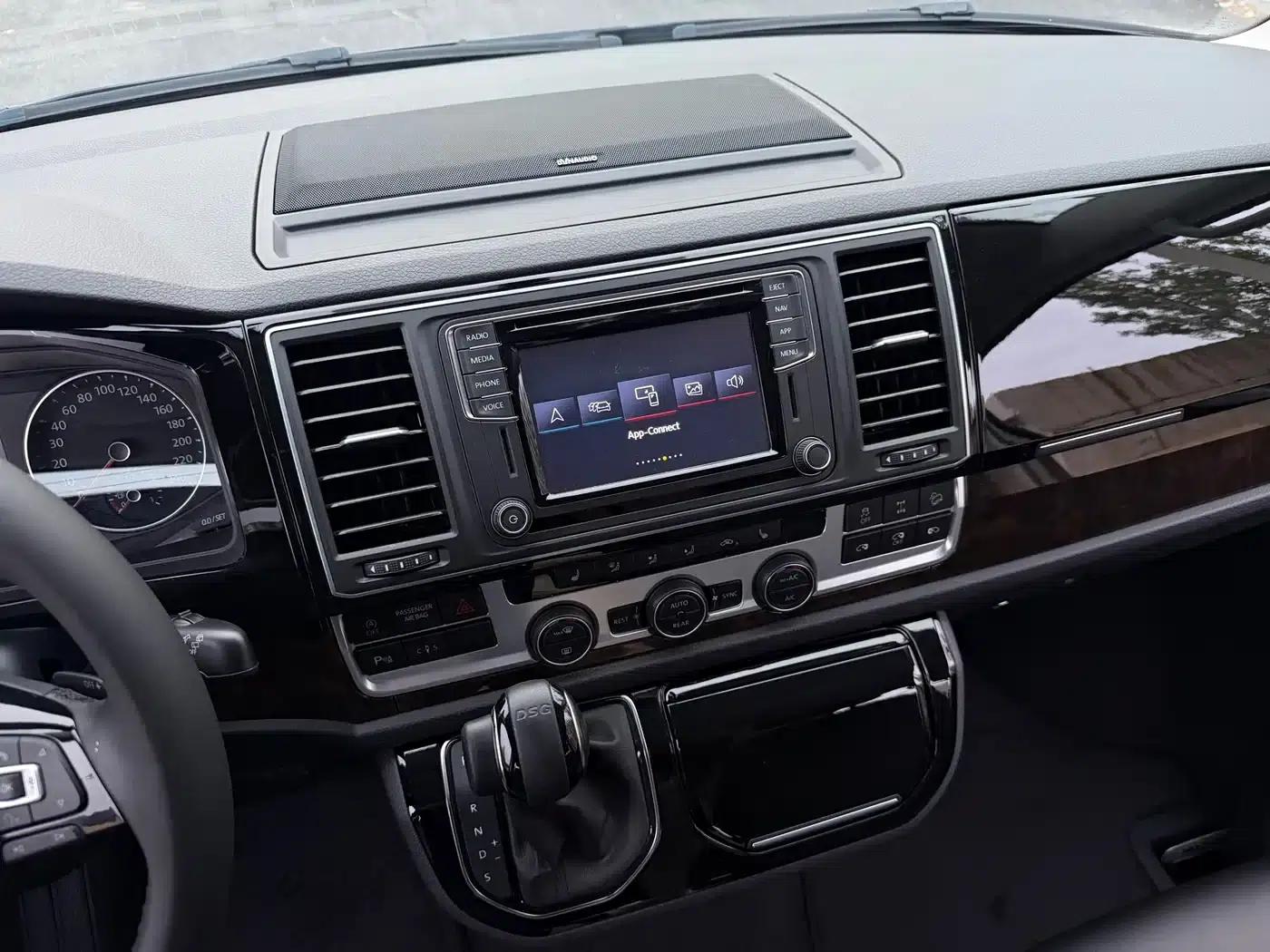 Multivan 2018 2.0TSI 4WD Explorer Edition 7-seater — миниатюра 9