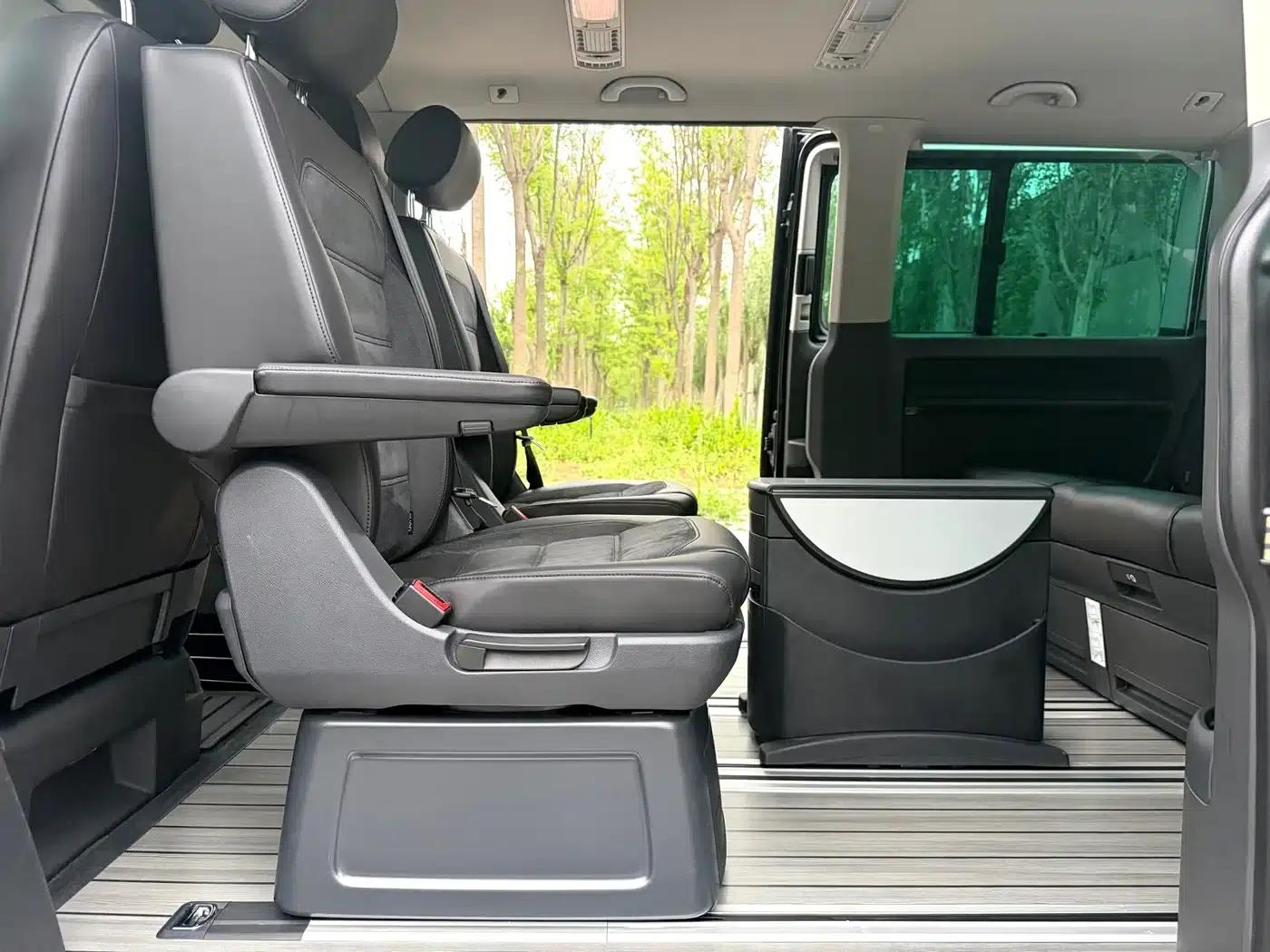 Multivan 2019 2.0TSI 4WD Premium Edition 7-Seater — миниатюра 14