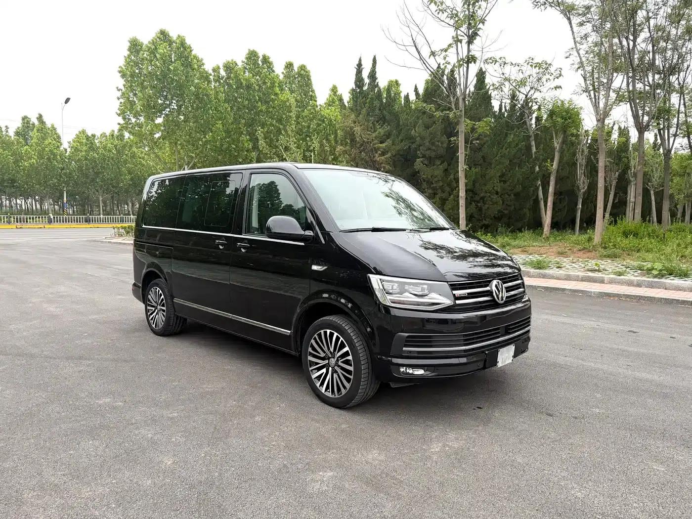 Multivan 2019 2.0TSI 4WD Premium Edition 7-Seater — миниатюра 3