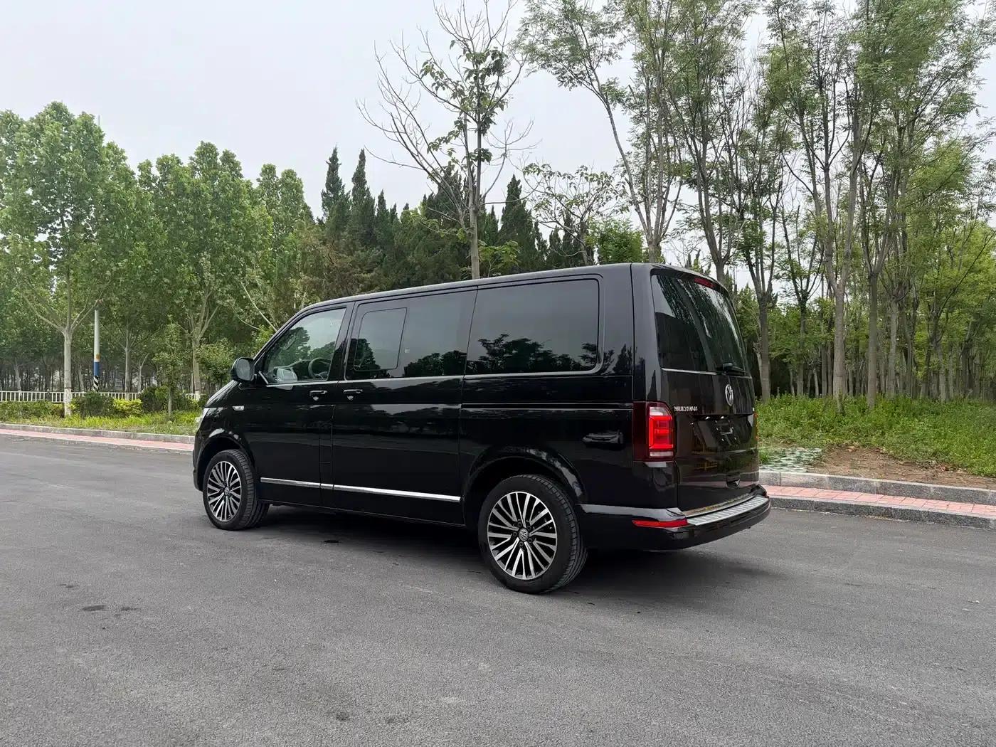 Multivan 2019 2.0TSI 4WD Premium Edition 7-Seater — миниатюра 5