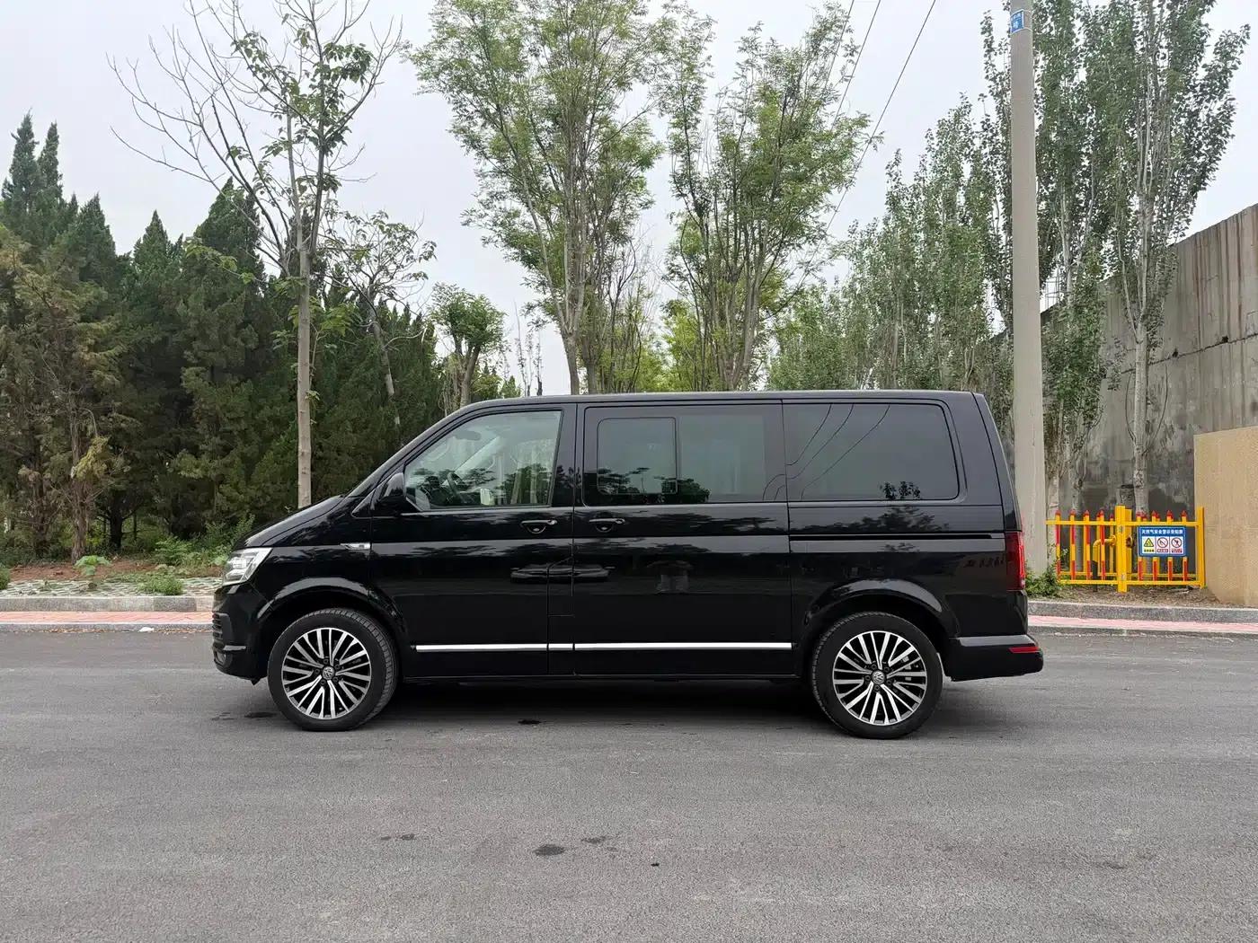 Multivan 2019 2.0TSI 4WD Premium Edition 7-Seater — миниатюра 6