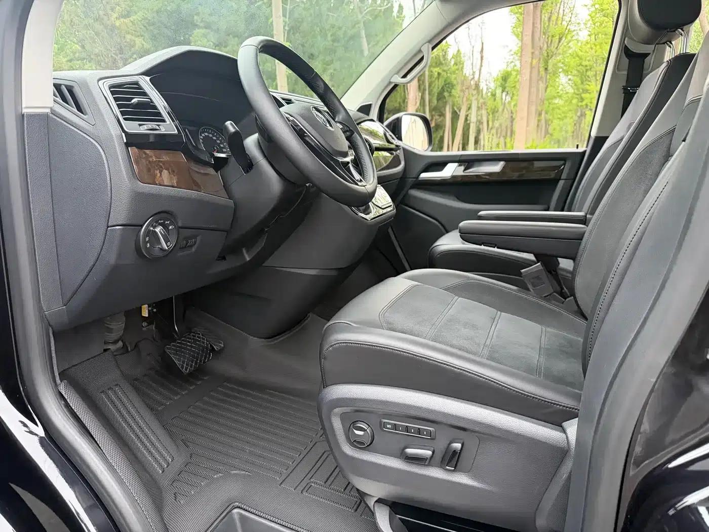 Multivan 2019 2.0TSI 4WD Premium Edition 7-Seater — миниатюра 7