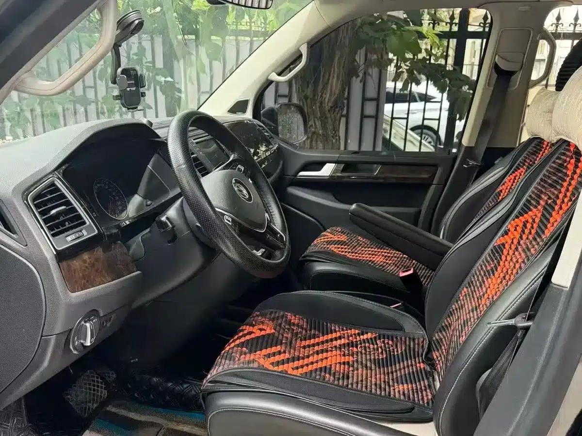 Multivan 2019 2.0TSI 4WD Premium Edition 7-Seater — миниатюра 3