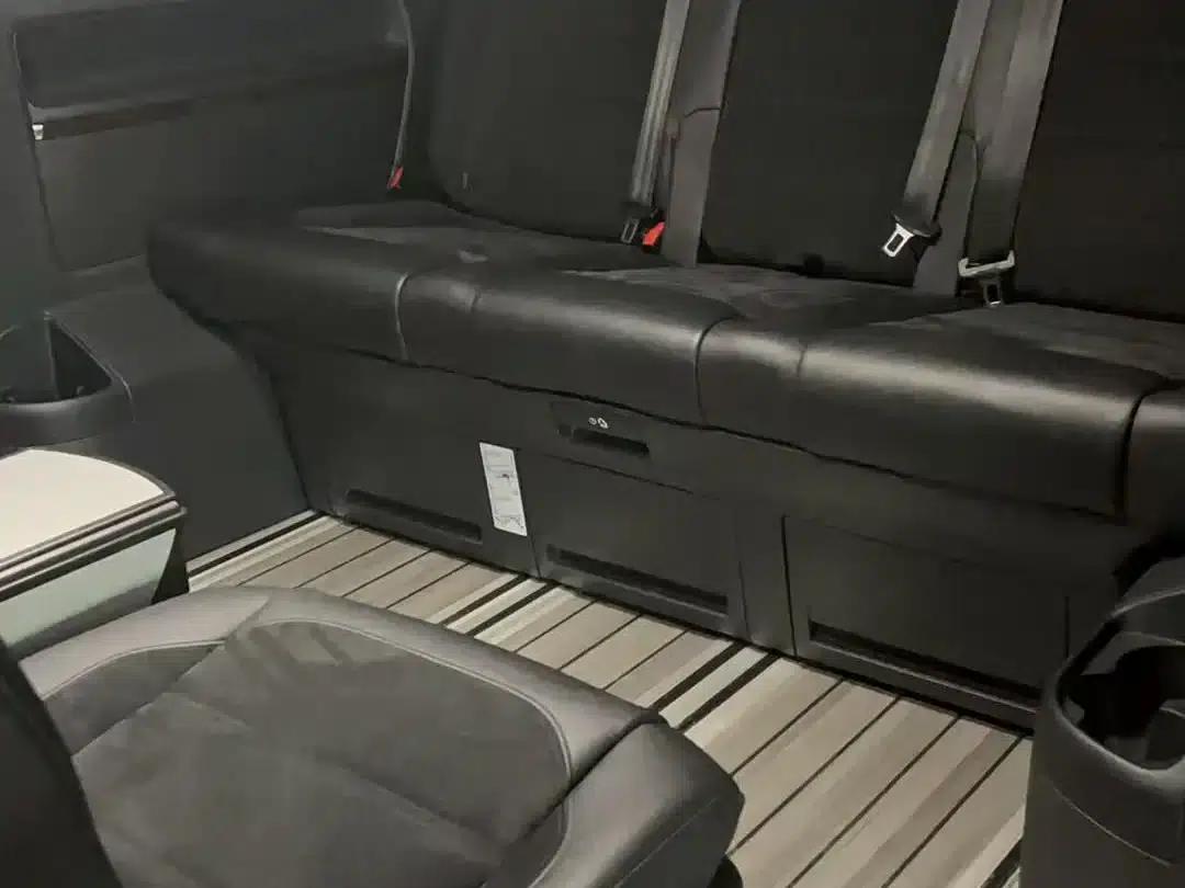 Multivan 2019 2.0TSI 4WD Premium Edition 7-Seater — миниатюра 4