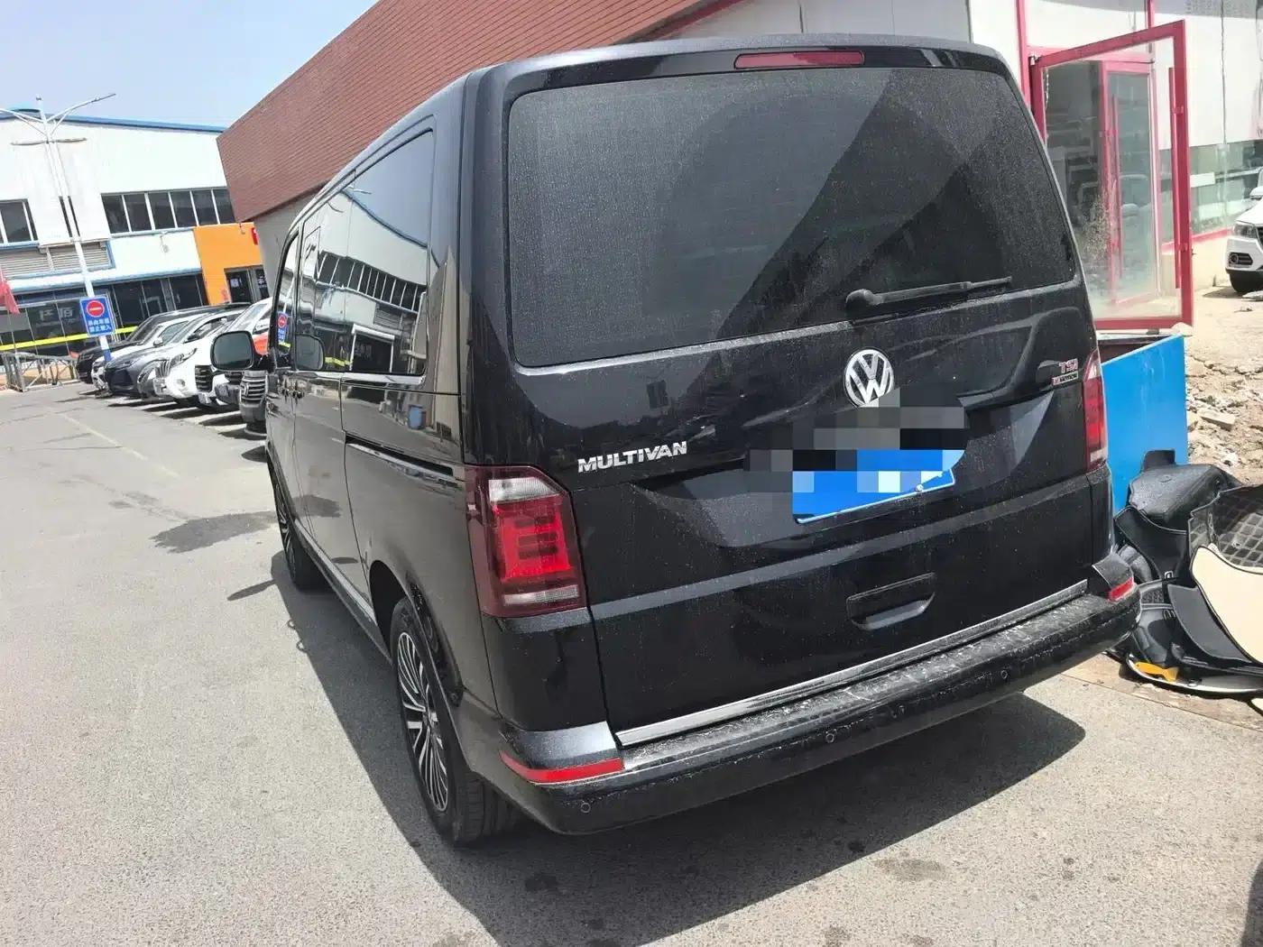 Multivan 2018 2.0TSI 4WD Premium Edition 7-Seater — миниатюра 2