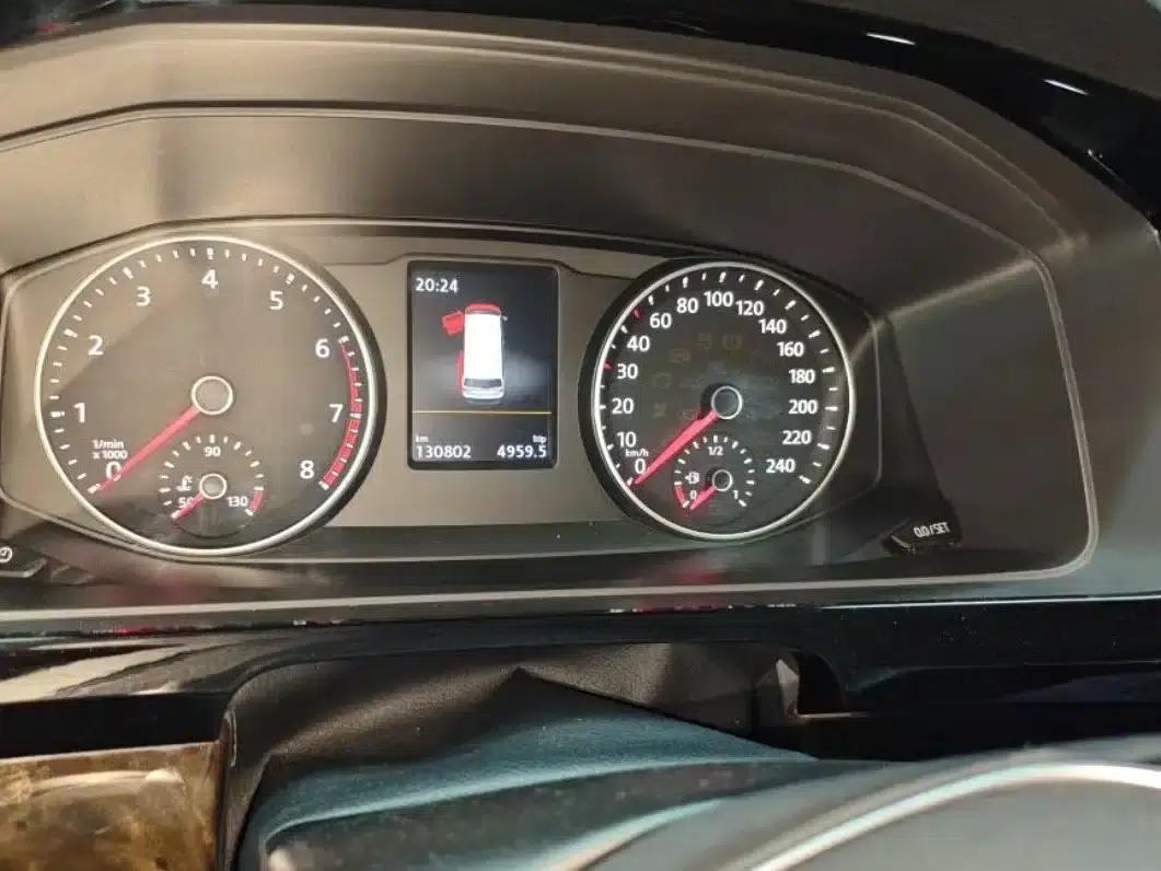 Multivan 2018 2.0TSI 4WD Premium Edition 7-Seater — миниатюра 4