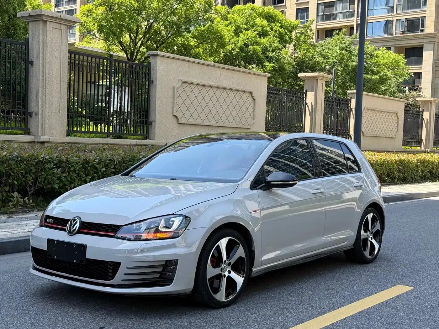 2016 Golf GTI 2.0TSI GTI — миниатюра 1