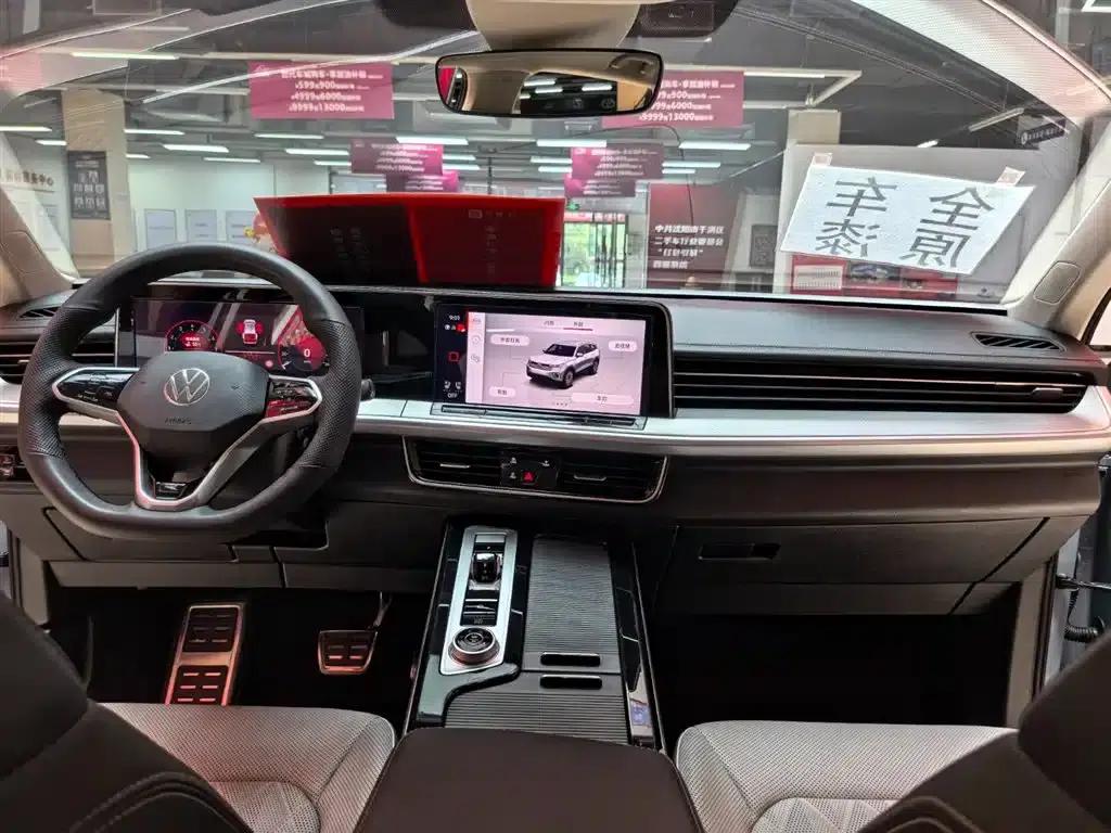 2023 Range Rover 380TSI AWD R-Line Cruiser — миниатюра 11