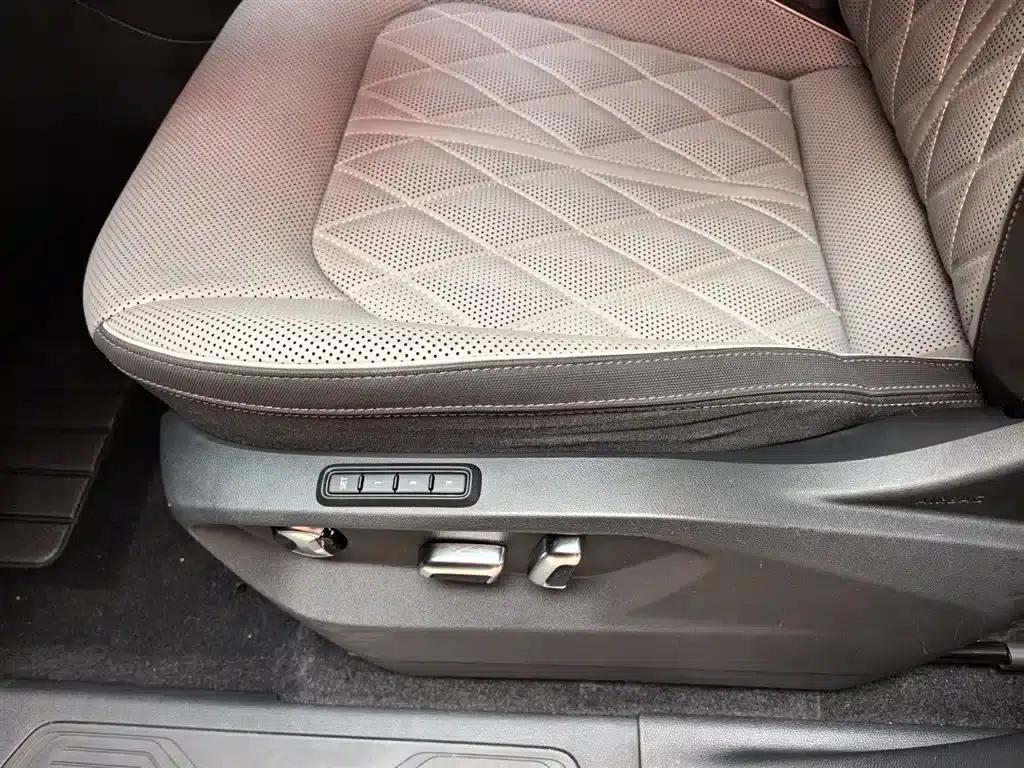 2023 Range Rover 380TSI AWD R-Line Cruiser — миниатюра 14