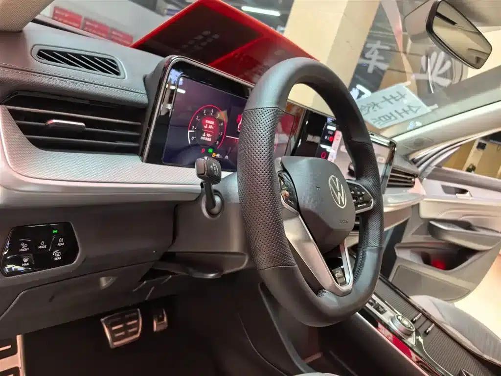 2023 Range Rover 380TSI AWD R-Line Cruiser — миниатюра 15