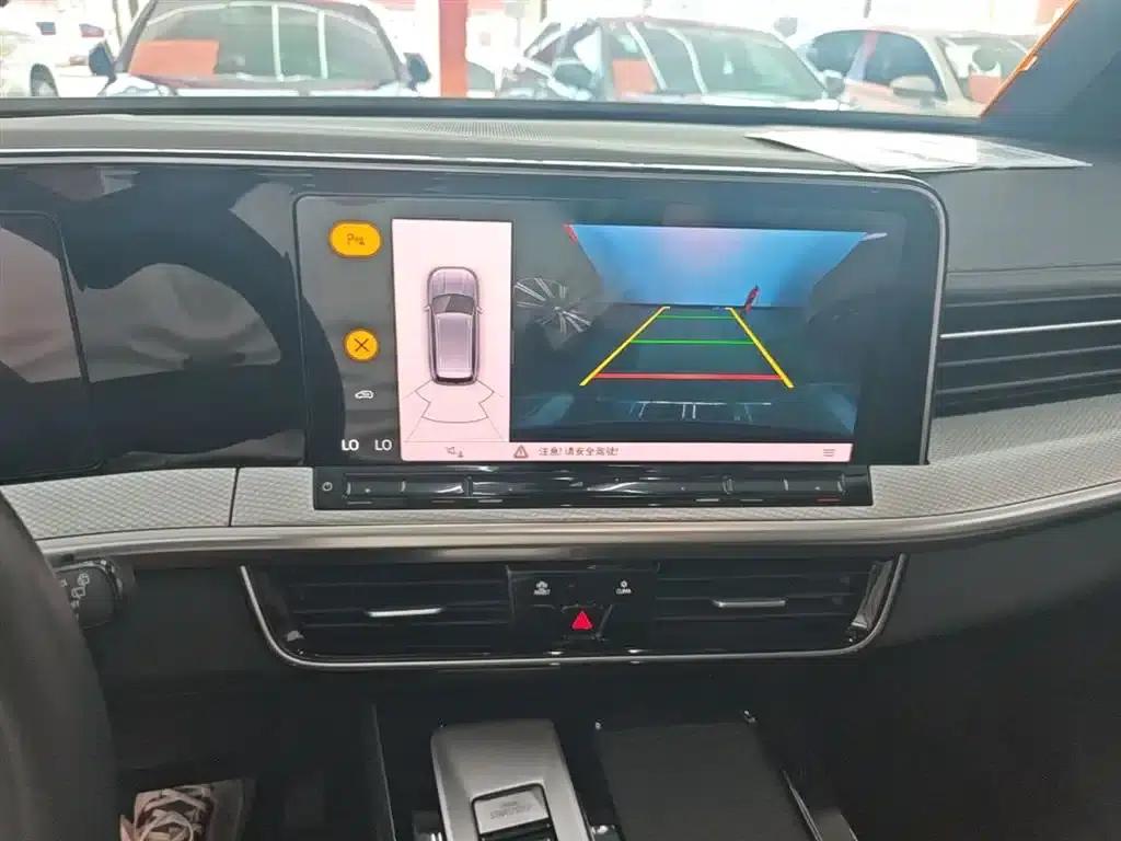 2023 Range Rover 330TSI Luxury Cruiser Edition — миниатюра 13