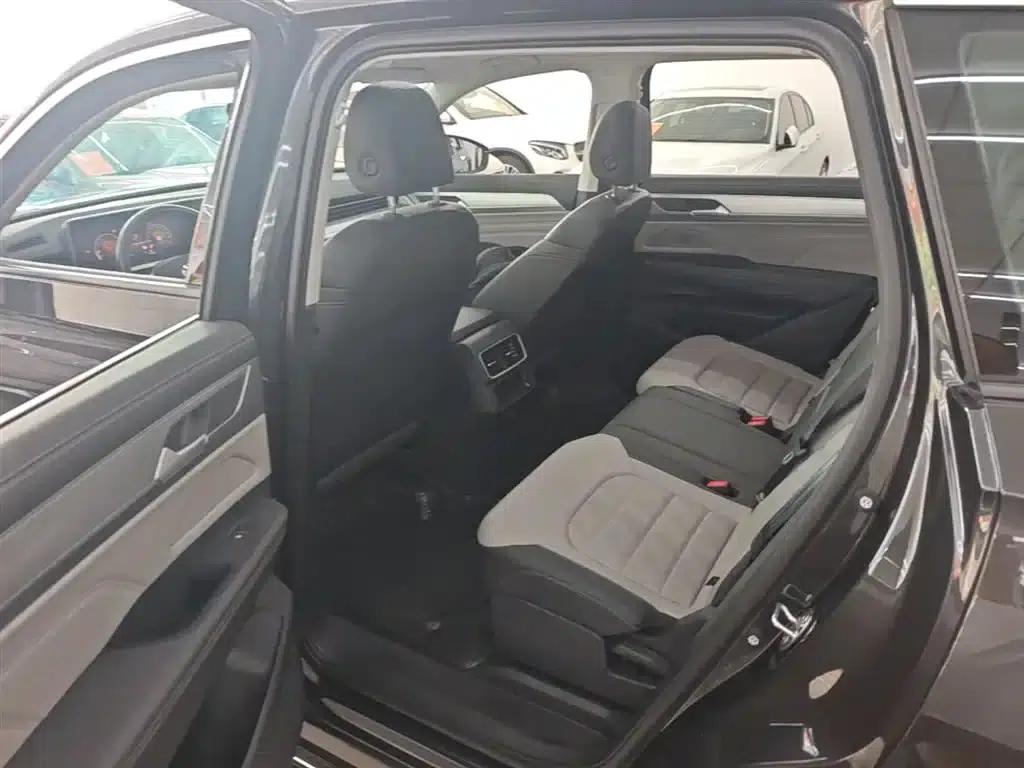 2023 Range Rover 330TSI Luxury Cruiser Edition — миниатюра 17