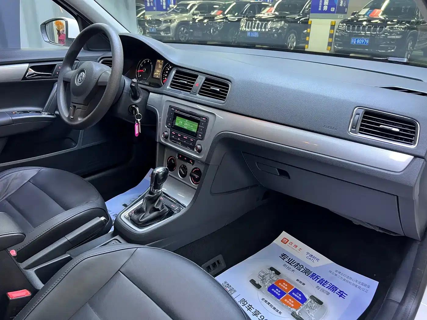 Lavida Gran Turismo 2015 1.6L Automatic Comfort Edition — миниатюра 12
