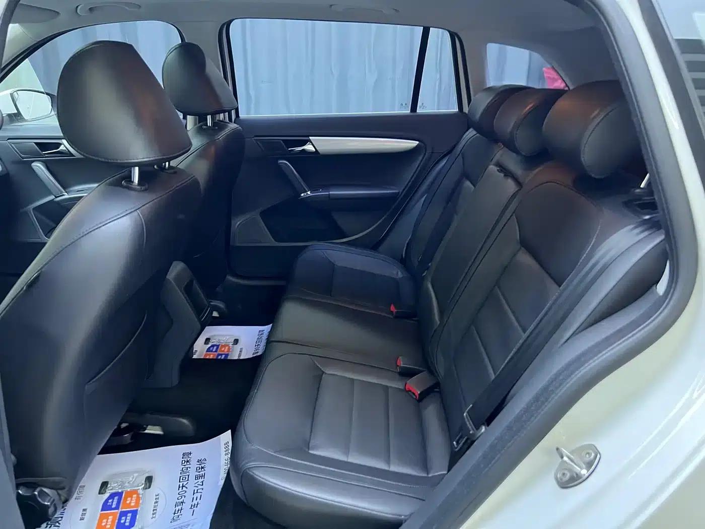 Lavida Gran Turismo 2015 1.6L Automatic Comfort Edition — миниатюра 17
