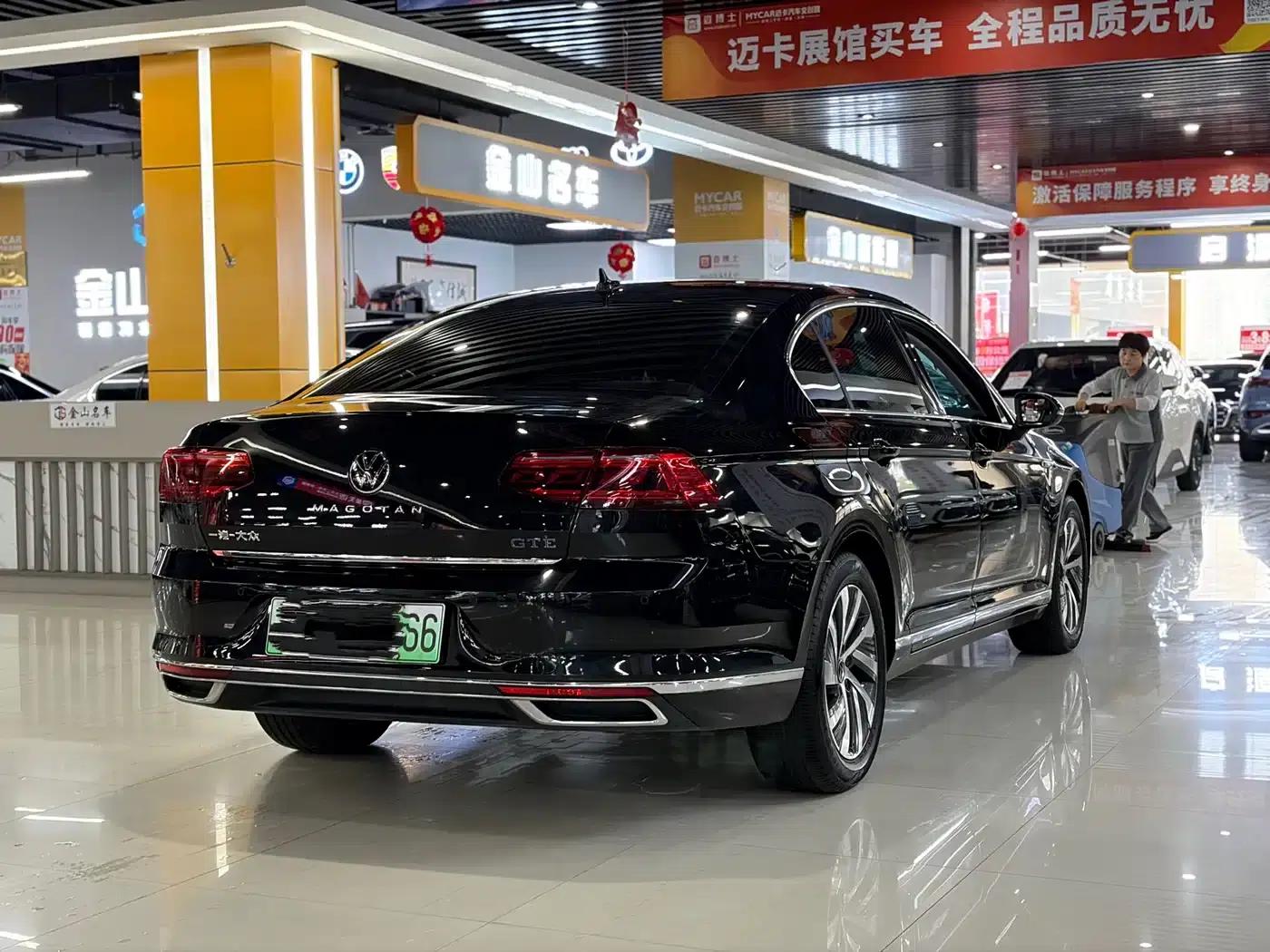 2022 Volkswagen Passat GTE Plug-in Hybrid GTE Luxury Model — миниатюра 9