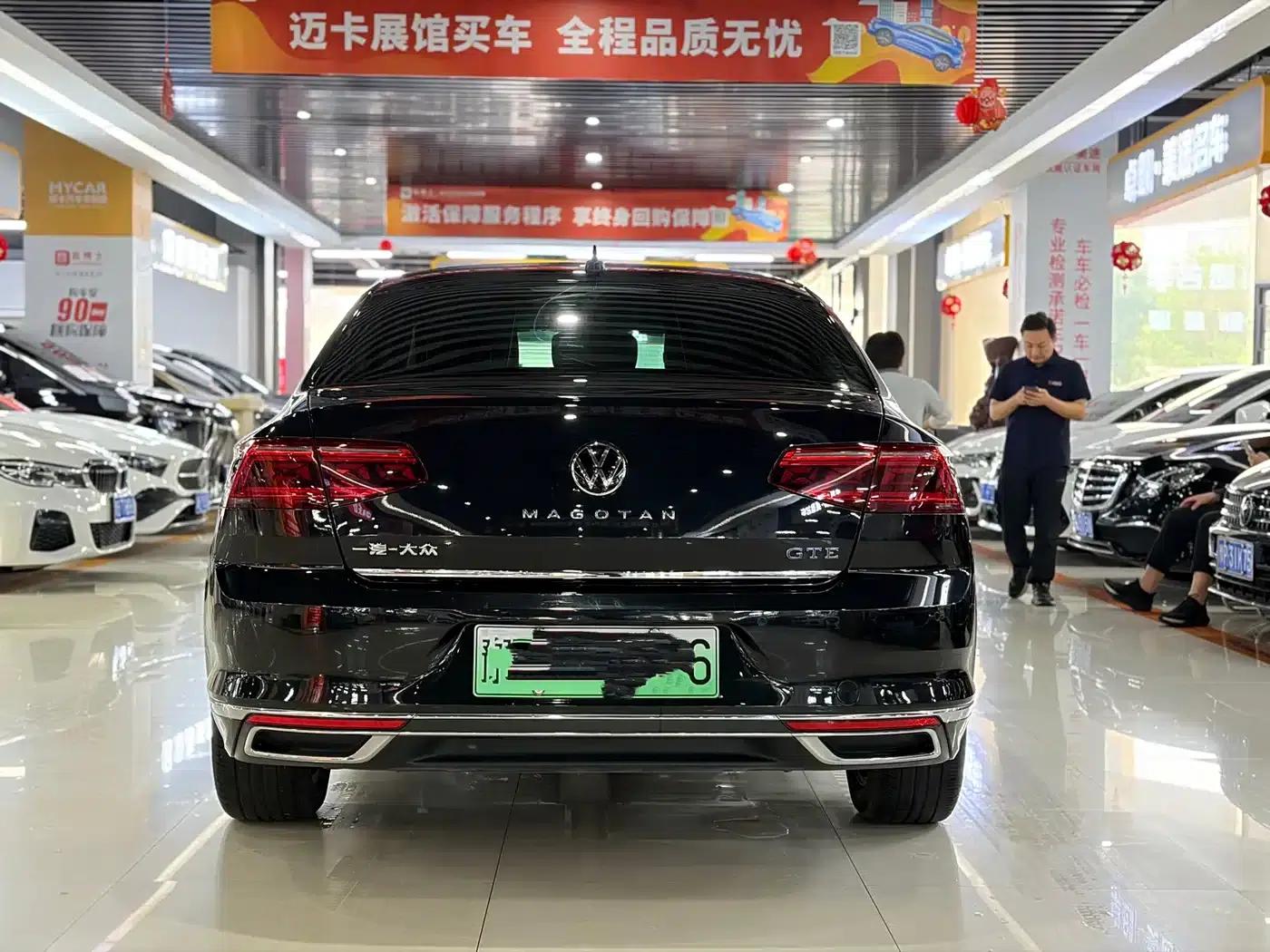 2022 Volkswagen Passat GTE Plug-in Hybrid GTE Luxury Model — миниатюра 10