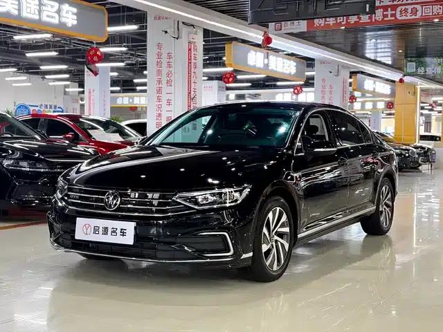 2022 Volkswagen Passat GTE Plug-in Hybrid GTE Luxury Model