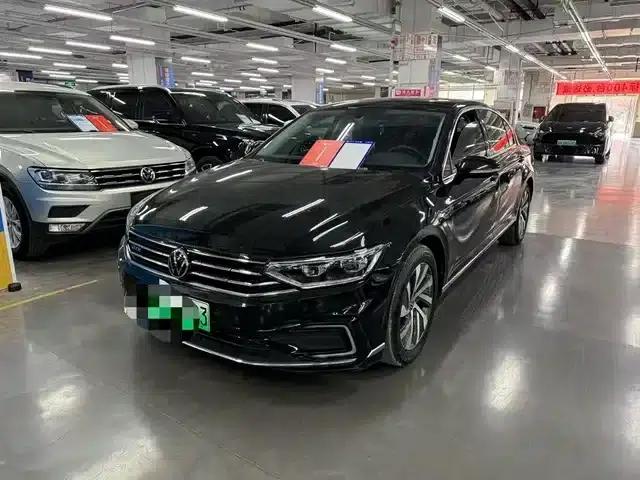 2022 Volkswagen Passat GTE Plug-in Hybrid GTE Luxury Model