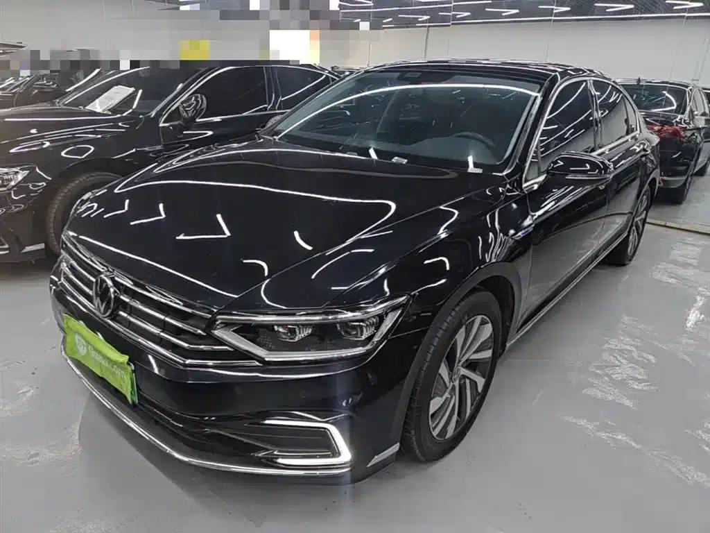2022 Volkswagen Passat GTE Plug-in Hybrid GTE Luxury Model — миниатюра 2