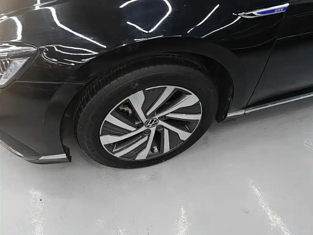 2022 Volkswagen Passat GTE Plug-in Hybrid GTE Luxury Model — миниатюра 23