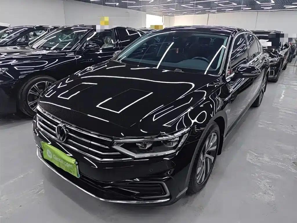 2022 Volkswagen Passat GTE Plug-in Hybrid GTE Luxury Model — миниатюра 1