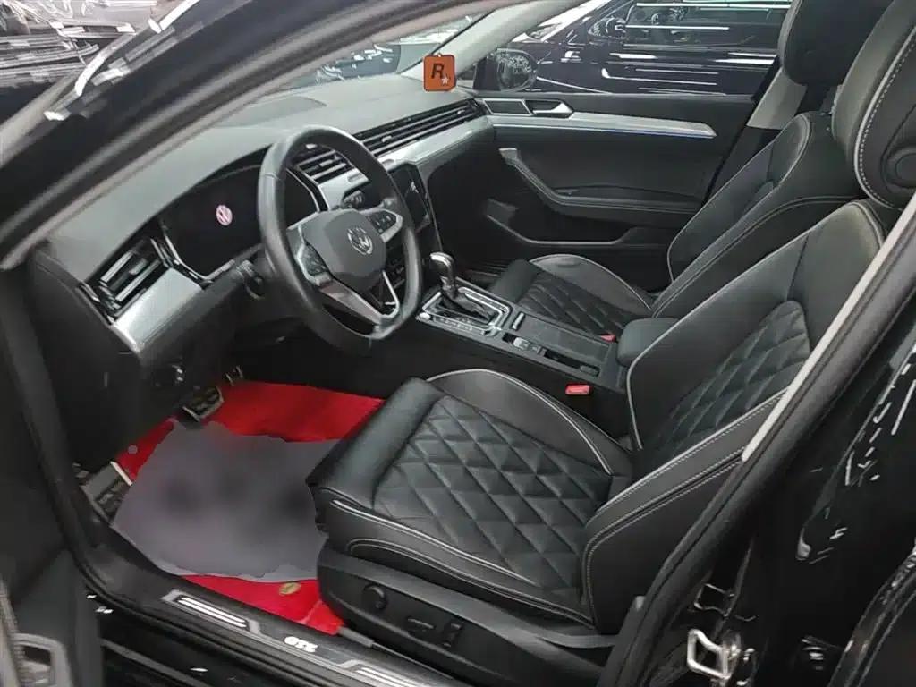 2022 Volkswagen Passat GTE Plug-in Hybrid GTE Luxury Model — миниатюра 15