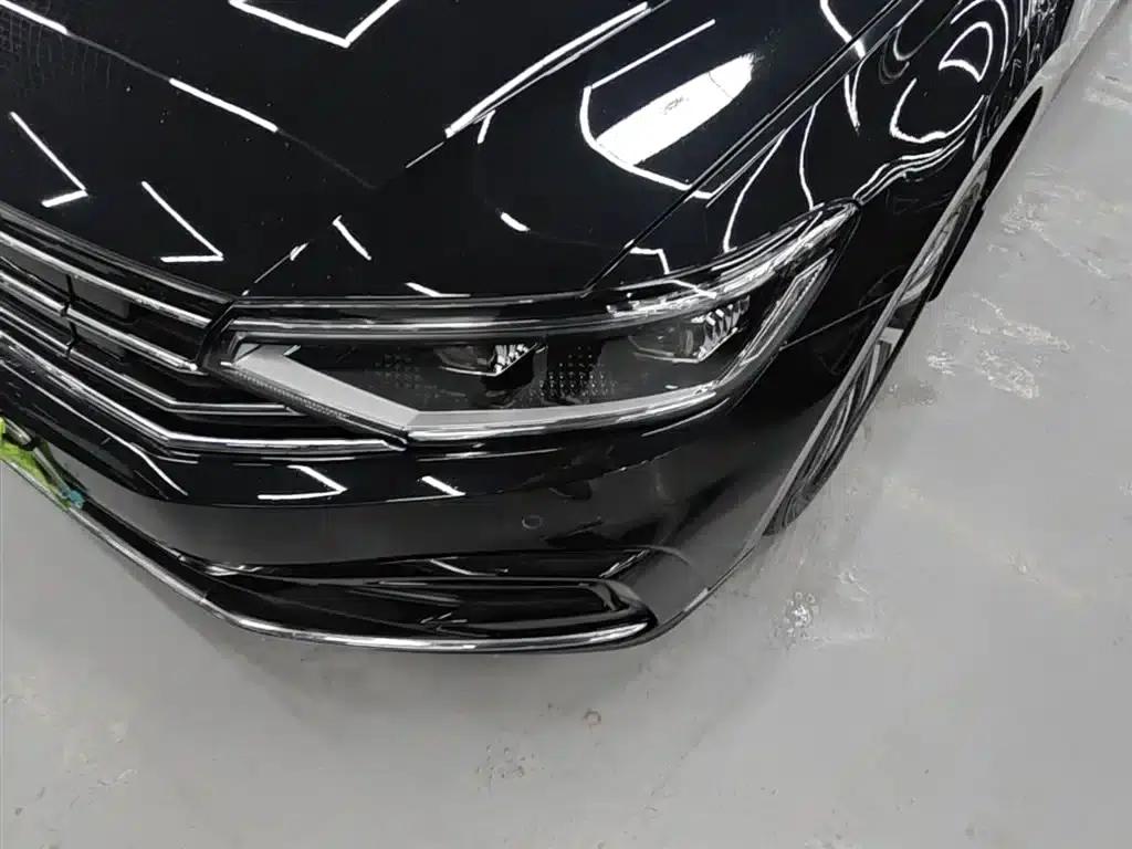 2022 Volkswagen Passat GTE Plug-in Hybrid GTE Luxury Model — миниатюра 24