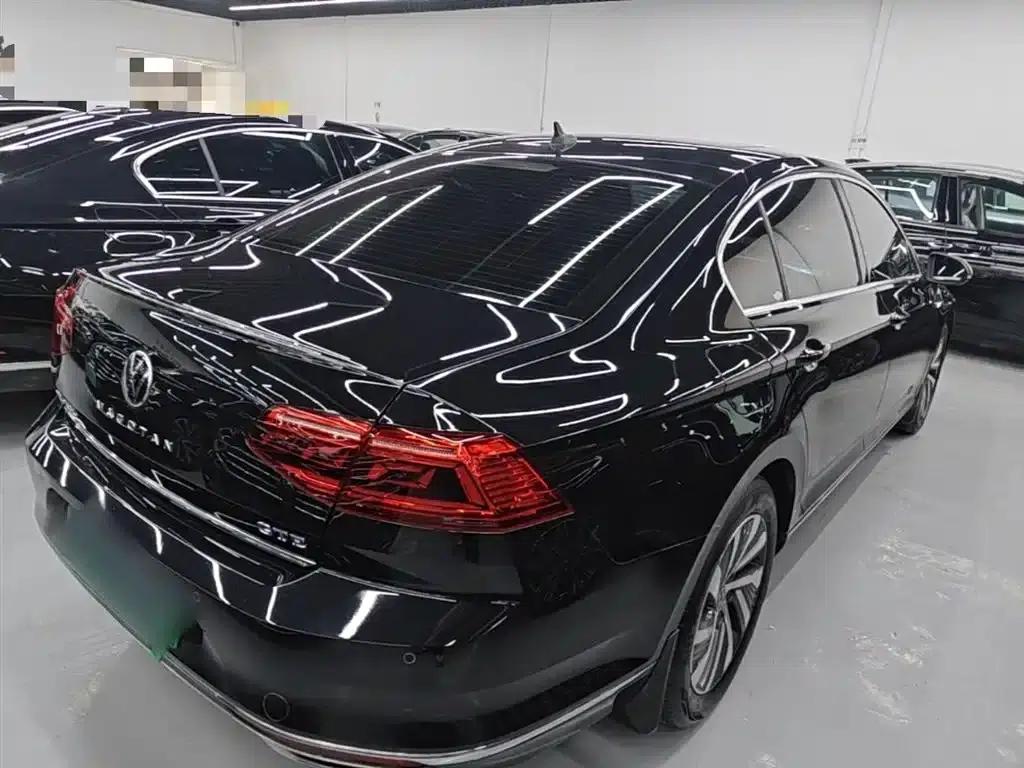 2022 Volkswagen Passat GTE Plug-in Hybrid GTE Luxury Model — миниатюра 7